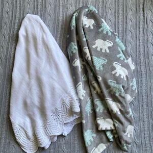 2 Baby Boy White Green Grey Knitted Elephants Blankets